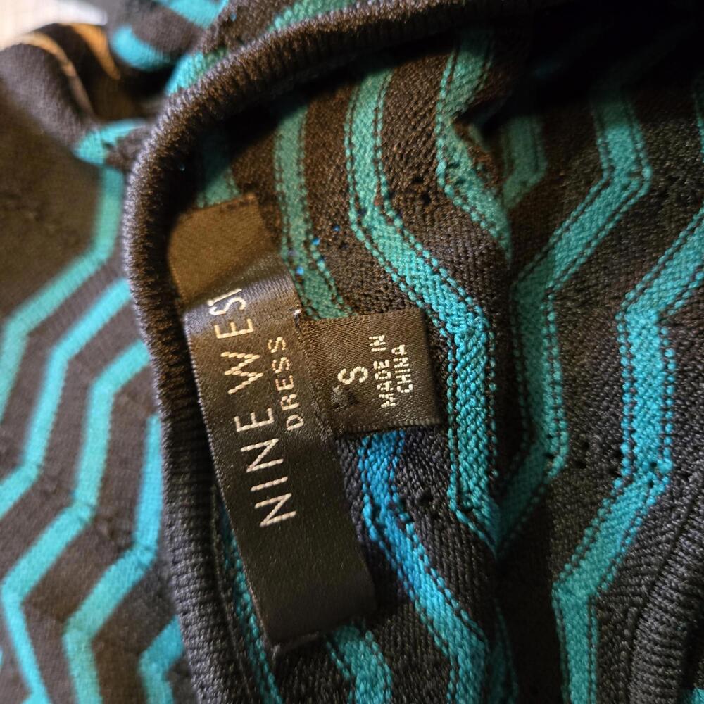 Nine West Women's Black Teal & White Chevron Knit 3/4 Sleeve Sweater Dress Small - Picture 4 of 5